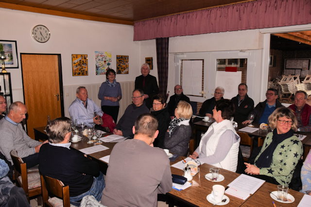 WTV-Präsident Robert Hampe während seiner Laudatio für Christa Weinandy